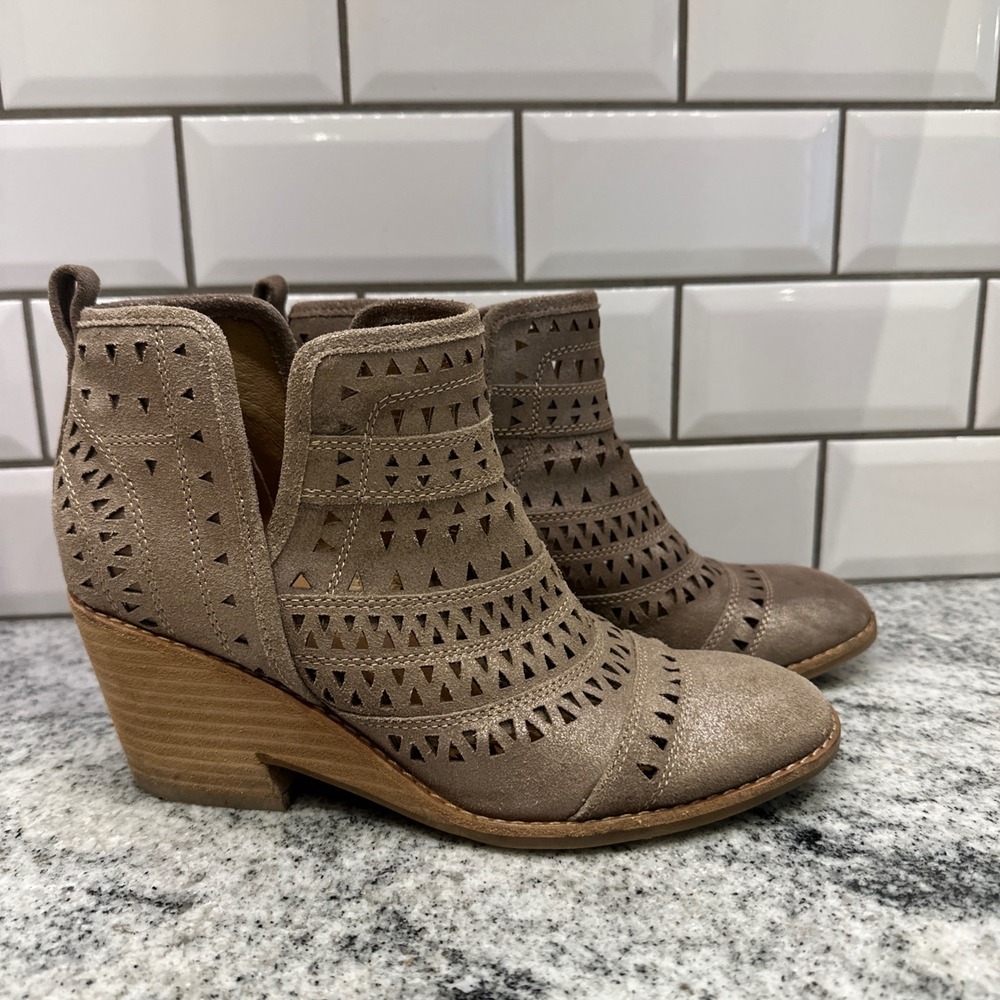 Söfft Women's‎ Taupe Laser Cut Out Leather Wedge Heel Ankle Booties 8M Western